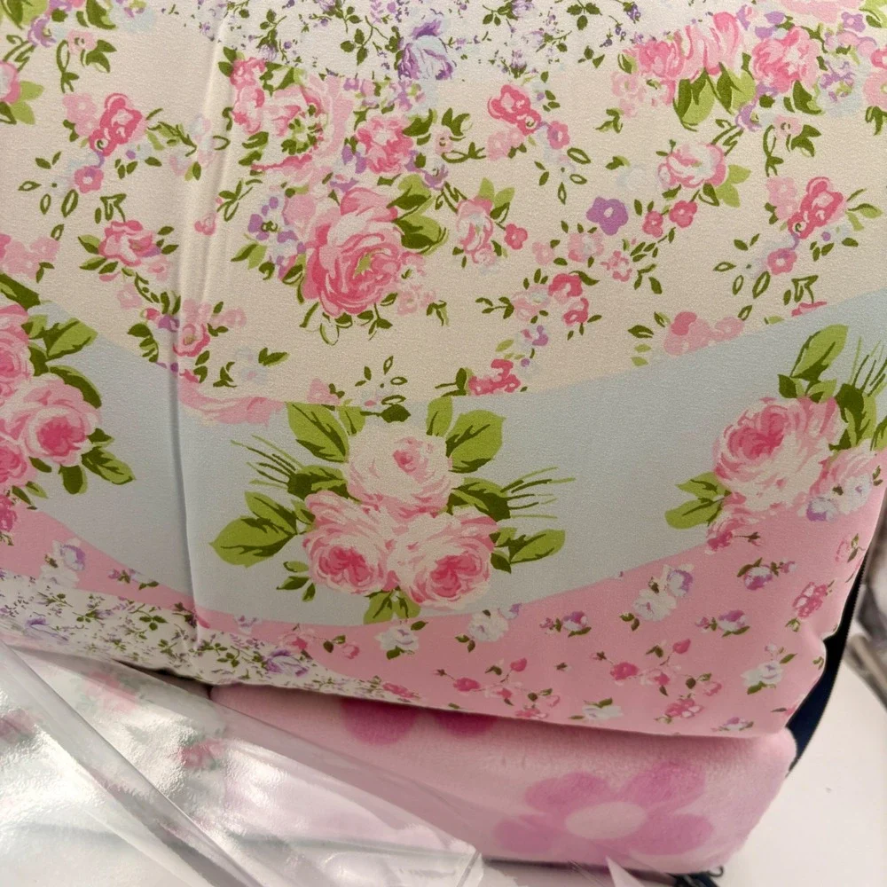 Betsey Johnson Queen 8 Piece Bed in a Bag Floral Patchwork Pink Comforter‎ Set